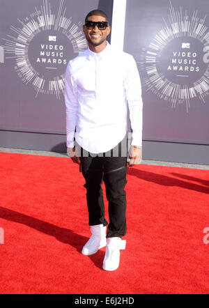 Inglewood, Californie, USA. 24 août, 2014. Usher arrive pour les MTV Music Awards 2014 Vidoe lors du Forum. Credit : Lisa O'Connor/ZUMA/Alamy Fil Live News Banque D'Images