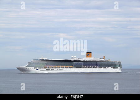 Des croisières Costa Luminosa, Nordfjorden, Sogn og Fjordane, Vestlandet, Norvège, Scandinavie, Europe Banque D'Images