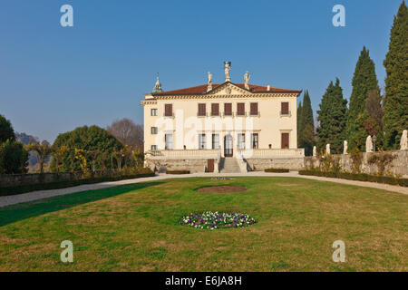 La Villa a été construite en 1669 au nom de l'avocat Giovanni Maria Bertolo, qui a laissé à sa fille Giulia, nun à la Padua Banque D'Images