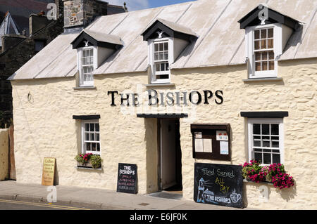 Les évêques Pub à St Davids, Pembrokeshire Wales Cymru UK GO Banque D'Images