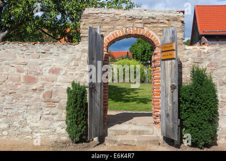 À partir de la porte du jardin du silence', Drübeck Drübeck, abbaye, Saxe-Anhalt, Allemagne Banque D'Images