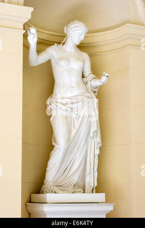 Statue, une personnification de l'État de Bavière, Herrenchiemsee Palace, Herrenchiemsee, Chiemsee, Chiemgau, Haute-Bavière Banque D'Images