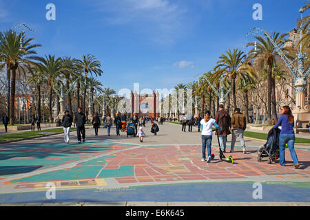 Promenade Passeig de Lluis Companys avec l'Arc de Triomf, le boulevard et la promenade avec un arc de triomphe, érigé pour le monde Banque D'Images