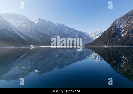 Lac Plansee Mt avec Kohlbergspitze, Alpes, Tyrol, Autriche Banque D'Images