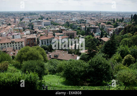 Bergame Italie, vue sur Città bassa, ville basse de Bergame, région Lombardie, Italie. Banque D'Images