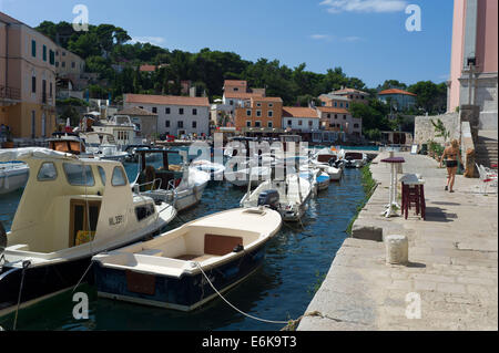 Le port dans la ville de Veli Losinj Losinj, Croatie. Banque D'Images