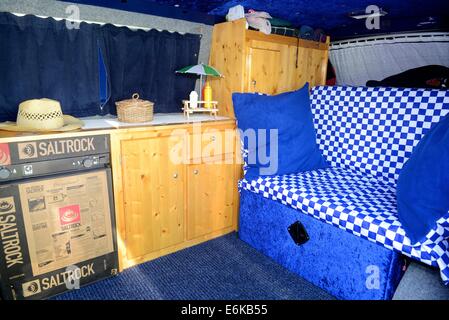 Intérieur de Volkswagen Transporter au National Motor Museum, Beaulieu, Hampshire. 17.08.2014 Banque D'Images