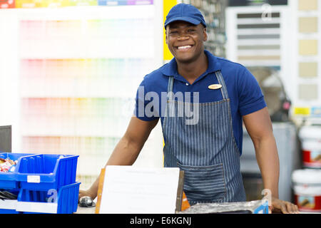 Portrait of African American hardware store worker Banque D'Images