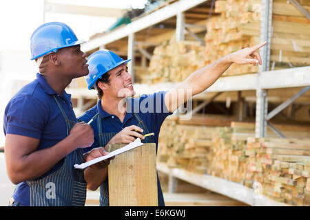 Magasin de matériel de travail des travailleurs du bois ministère Banque D'Images