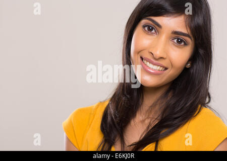 Portrait of young pretty Indian businesswoman Banque D'Images