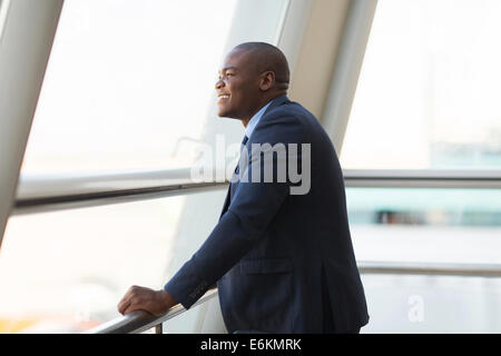 Handsome young African businessman in office Banque D'Images