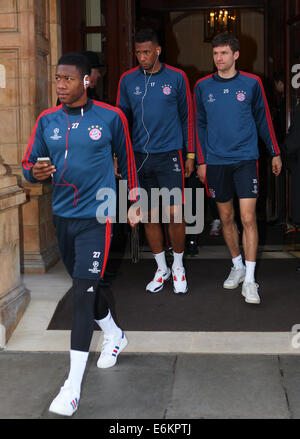 FC Bayern Munich quittent leur hôtel de Londres pour une session de formation à l'EPQ Loftus Road Stadium avant la Ligue des champions de ce soir le match contre Arsenal En vedette : David Alaba,Jerome Boateng,Thomas Muller Où : London, Royaume-Uni Quand : 19 Mars 2014 Banque D'Images