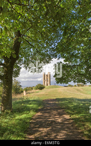 À 1 024 pieds de Broadway Tower est situé sur Broadway Hill, près du village de Broadway, Worcestershire, Angleterre, RU Banque D'Images