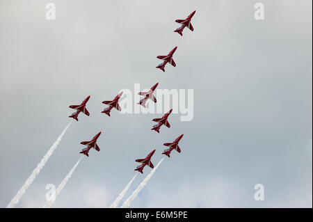 L'équipe d'affichage de la Royal Air Force les flèches rouges, Dawlish Air Show. Banque D'Images