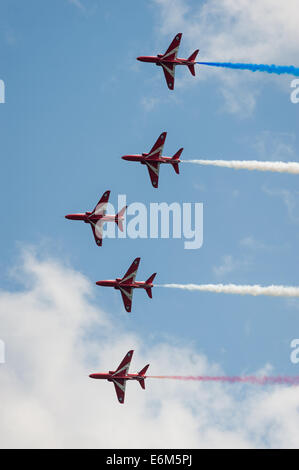 L'équipe d'affichage de la Royal Air Force les flèches rouges, Dawlish Air Show. Banque D'Images