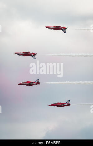 L'équipe d'affichage de la Royal Air Force les flèches rouges, Dawlish Air Show. Banque D'Images