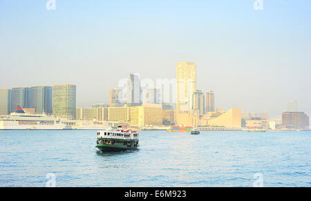 Hong Kong ferry de l'île de Kowloon. Panorama de la baie de Kowloon Banque D'Images