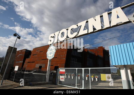 Gdansk, Pologne 26 juin, août 2014 Derniers préparatifs à l'ouverture du centre de la Solidarité Européenne (SCE) à Gdansk. ECS bâtiment est situé sur le chantier naval de Gdansk, près de la zone historique de l'Armée déchue ouvriers de chantier naval Monument et sera ouverte le 30 et 31 août 2014. Credit : Michal Fludra/Alamy Live News Banque D'Images