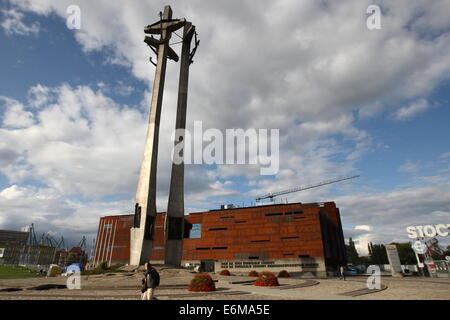 Gdansk, Pologne 26 juin, août 2014 Derniers préparatifs à l'ouverture du centre de la Solidarité Européenne (SCE) à Gdansk. ECS bâtiment est situé sur le chantier naval de Gdansk, près de la zone historique de l'Armée déchue ouvriers de chantier naval Monument et sera ouverte le 30 et 31 août 2014. Credit : Michal Fludra/Alamy Live News Banque D'Images