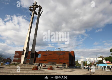 Gdansk, Pologne 26 juin, août 2014 Derniers préparatifs à l'ouverture du centre de la Solidarité Européenne (SCE) à Gdansk. ECS bâtiment est situé sur le chantier naval de Gdansk, près de la zone historique de l'Armée déchue ouvriers de chantier naval Monument et sera ouverte le 30 et 31 août 2014. Credit : Michal Fludra/Alamy Live News Banque D'Images