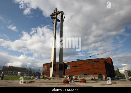 Gdansk, Pologne 26 juin, août 2014 Derniers préparatifs à l'ouverture du centre de la Solidarité Européenne (SCE) à Gdansk. ECS bâtiment est situé sur le chantier naval de Gdansk, près de la zone historique de l'Armée déchue ouvriers de chantier naval Monument et sera ouverte le 30 et 31 août 2014. Credit : Michal Fludra/Alamy Live News Banque D'Images