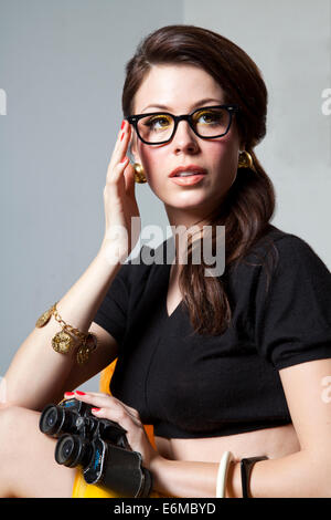 Studio portrait of young woman Banque D'Images