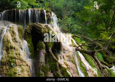 Les cascades de Krushuna, situé en Bulgarie sont la plus longue cascade de cascades sur la péninsule des Balkans Banque D'Images