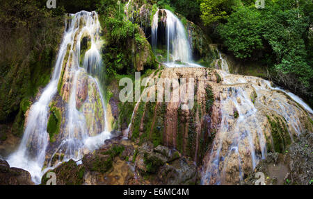 Les cascades de Krushuna, situé en Bulgarie sont la plus longue cascade de cascades sur la péninsule des Balkans Banque D'Images