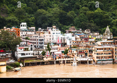 Rishikech, la ville sur la rive de la rivière Gange, Inde Banque D'Images