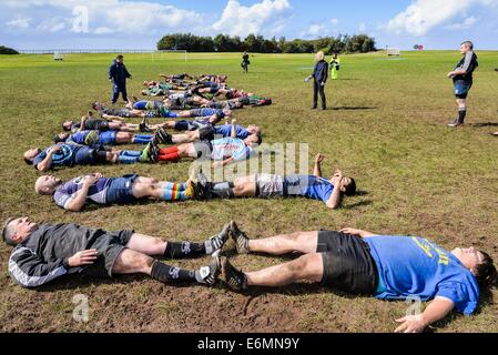 Sydney, Australie. 27 août, 2014. La Coupe 2014 Bingham a débuté avec une session de formation combinée avec NSW Waratah les entraîneurs, les joueurs et l'entraîneur des wallabies Andrew Blade avant le début de la compétition. Credit : MediaServicesAP/Alamy Live News Banque D'Images