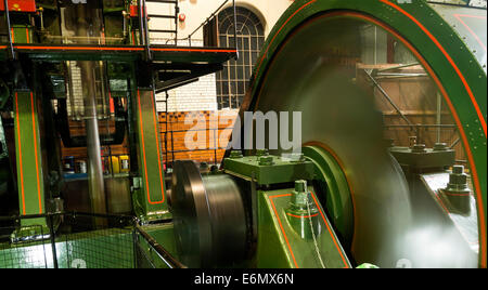 Rivière Don machine à vapeur au détail à Kelham Island Museum industrielle, Sheffield, Royaume-Uni Banque D'Images