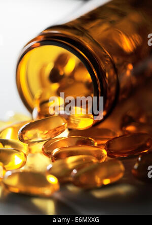 Omega 3 capsules d'huile de poisson. Banque D'Images