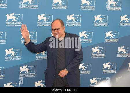 Venise, Italie. 27 août, 2014. Membre du jury international de la compétition principale Carlo Verdone pose lors d'un appel à la photo 71e Festival du Film de Venise le 27 août 2014. Source : Xinhua/Alamy Live News Banque D'Images