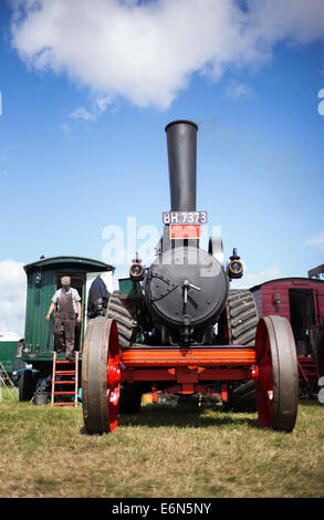 Moteur de traction à vapeur vapeur anglais lors d'une foire. UK Banque D'Images