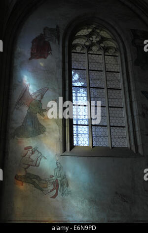 La frappe de monnaie médiévale représenté sur la fresque de style gothique tardif de l'église Sainte-Barbe à Kutna Hora, République tchèque. Banque D'Images