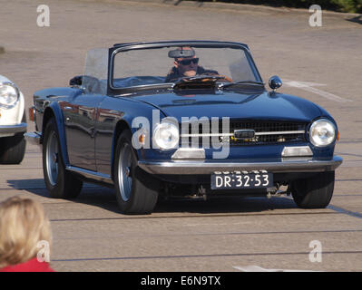 1972 Triumph TR 6. Inscription licecence néerlandais DR-32-53 Banque D'Images