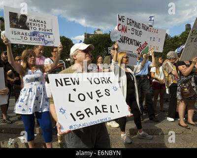 Manifestation en soutien d'Israël et les minorités religieuses persécutées sous l'Islam à Union Square à New York, le 17 août 2014. Banque D'Images