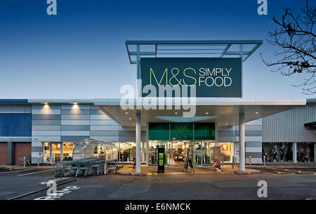 Marks & Spencer Simply Food store à Basildon Banque D'Images