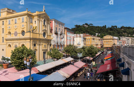 Nice, Provence, France, Europe - restaurants colorés sont l'architecture dans la Vieille Ville Banque D'Images