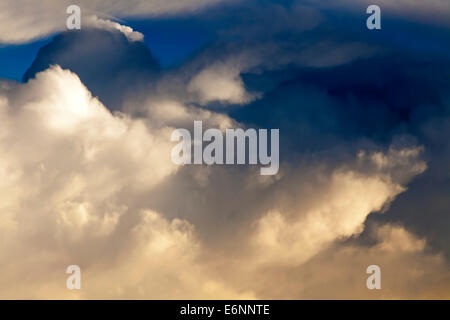 Vue de la fenêtre de l'avion formations de nuages de l'Océan Indien Banque D'Images