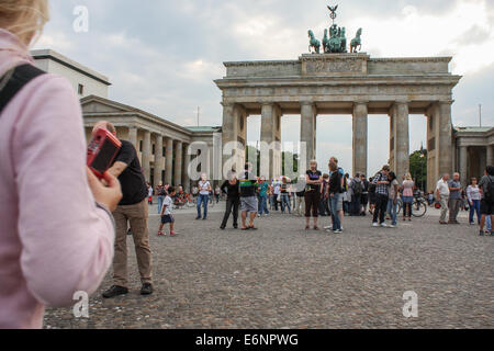 Allemagne : Berlin, Porte de Brandebourg vues de l'Est. Photo du 8 août 2010. Banque D'Images