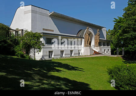 La maison Ernst Ludwig, Mathildenhoehe, Darmstadt, Hesse, Allemagne, Ernst Ludwig House a été construit comme un atelier commun sur les plans établis par Joseph Maria Olbrich. Olbrich a travaillé comme architecte et fut la figure centrale dans le groupe d'artistes, Banque D'Images