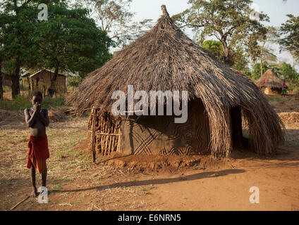 Anuak traditionnelles aménagées à Abobo, l'ancien Roi Anuak, village, Région Gambela Ethiopie Banque D'Images