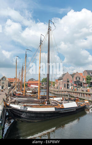 Historique La plus importante flotte de botters (un type de bateau de pêche), à Amsterdam, Pays-Bas-.Spakenburg Banque D'Images