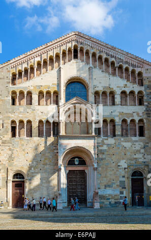 La façade occidentale de la cathédrale, la Piazza Duomo, Parme, Emilie-Romagne, Italie Banque D'Images