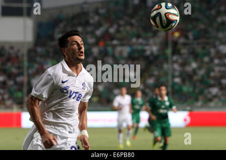 Nicosie, Chypre. 28 août, 2014. Stanislav Manolev Dinamo Moskva lors de leur play-offs Europa League match retour match de football au stade du SGP à Nicosie, Chypre, le jeudi, Août 28, 2014 Credit : Yiannis Kourtoglou/Alamy Live News Banque D'Images