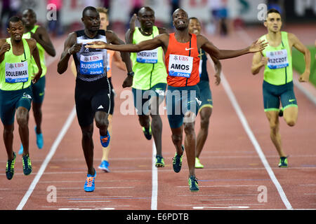 Zurich, Suisse. 28 août, 2014. Nijel Amos remporte le 800 m à la réunion d'athlétisme de l'IAAF Diamond League à Zurich Crédit : Erik Tham/Alamy Live News Banque D'Images