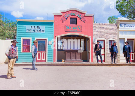 Acteurs participe à la reconstitution de l'OK Corral gunfight à Tombstone , Arizona Banque D'Images