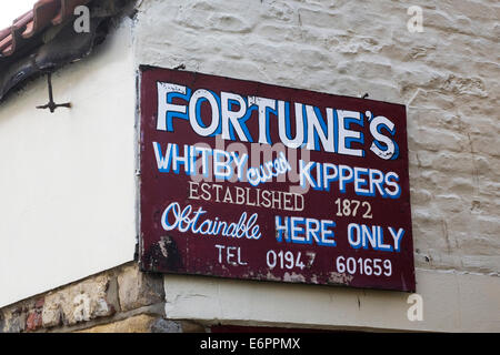 La Fortune Whitby Whitby, signe Kippers guéri, au Royaume-Uni. Banque D'Images