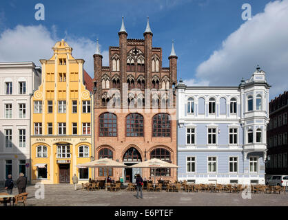 Maisons de ville historique du nord de l'Allemagne avec gable architecture dans le centre historique de Stralsund Banque D'Images